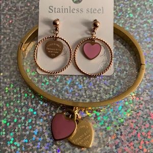 Set of earrings and braclete